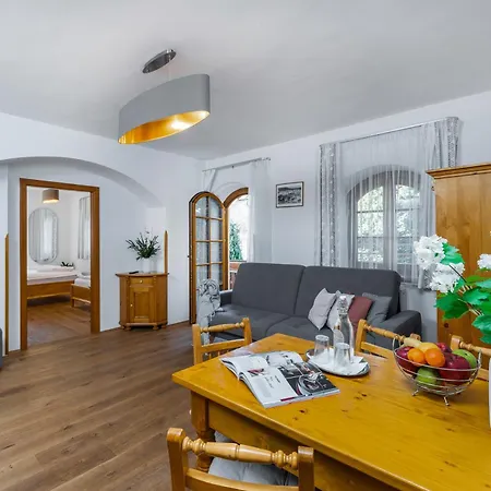 Happy Superior Gasthuis